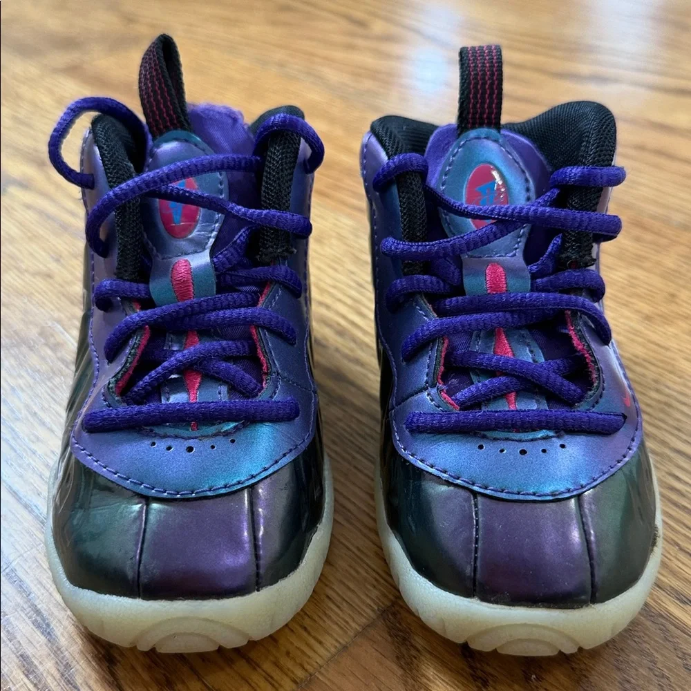 Nike Little Posite One 2018 Iridescent Purple Sneakers/Shoes. Size 6C.